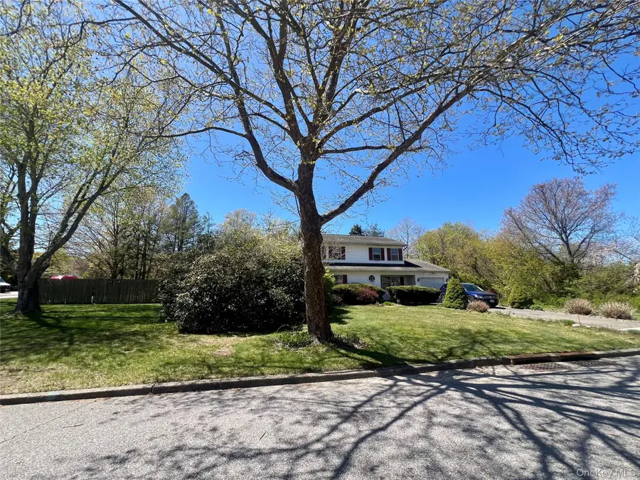 2 Peters Lane, Terryville, NY 11776 - #2