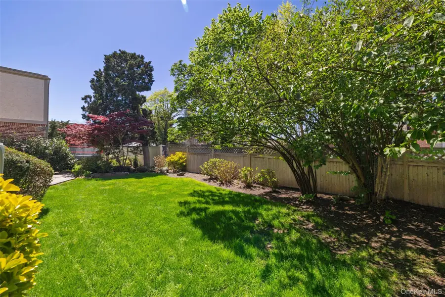 12 May Court, Rockville Centre, NY 11570 - #2