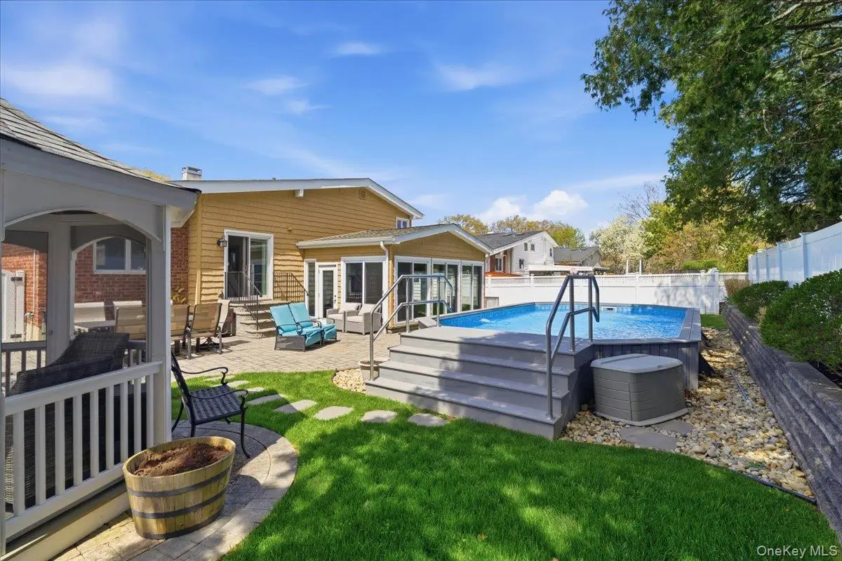 241 W 18th Street, Deer Park, NY 11729 - #1