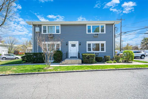 96 Finch Lane #2B, Islip, NY 11751