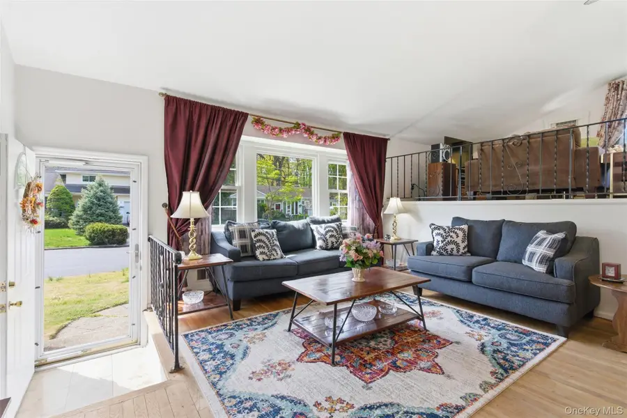11 Roxanne Court, Huntington Station, NY 11746 - #2