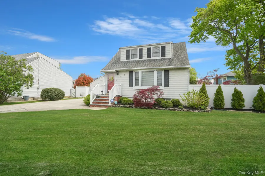 55 Westwood Avenue, Deer Park, NY 11729 - #3
