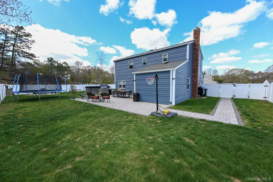 45 Roosevelt Avenue, Selden, NY 11784 - #3