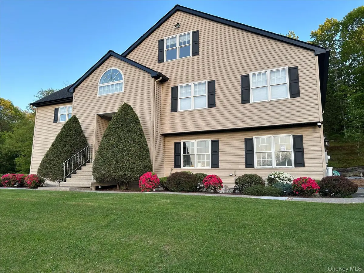 21 Nicole Way, Mahopac, NY 10541 - #1