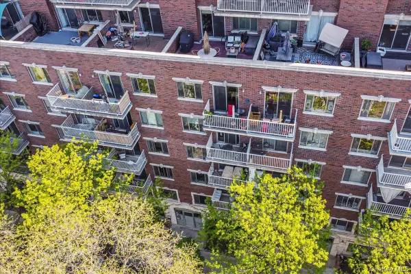 197 Spencer Street #8B, Brooklyn, NY 11205