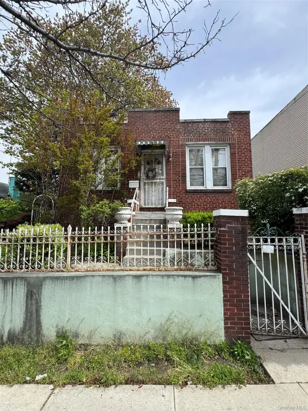 819 E 221st Street, Bronx, NY 10467