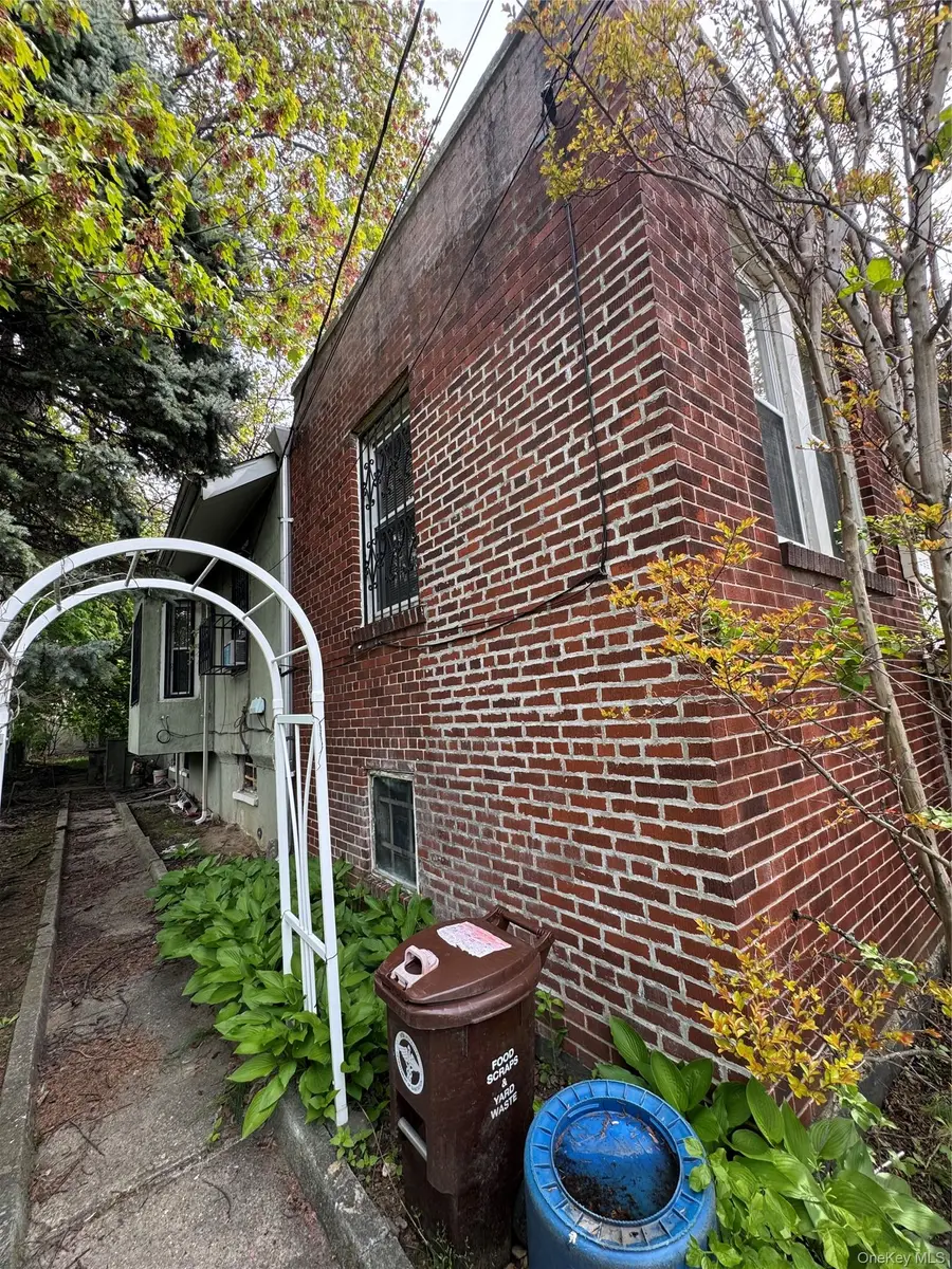 819 E 221st Street, Bronx, NY 10467 - #3