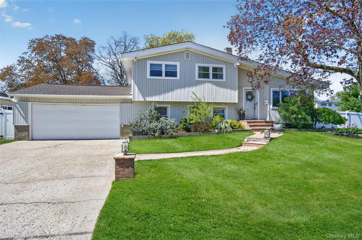182 W 21st Street, Deer Park, NY 11729 - #1