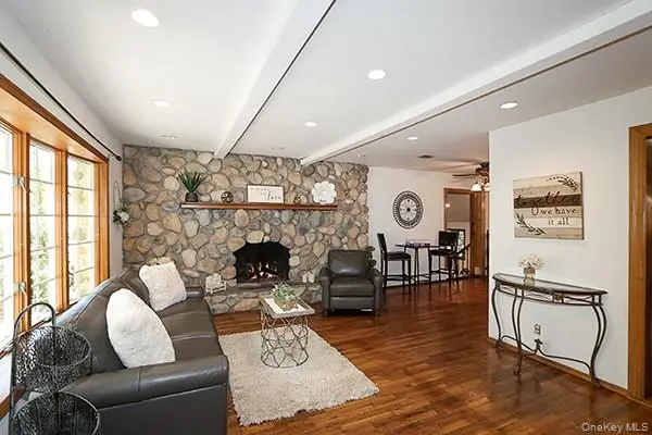 11 Craig Drive, South Huntington, NY 11746 - #3