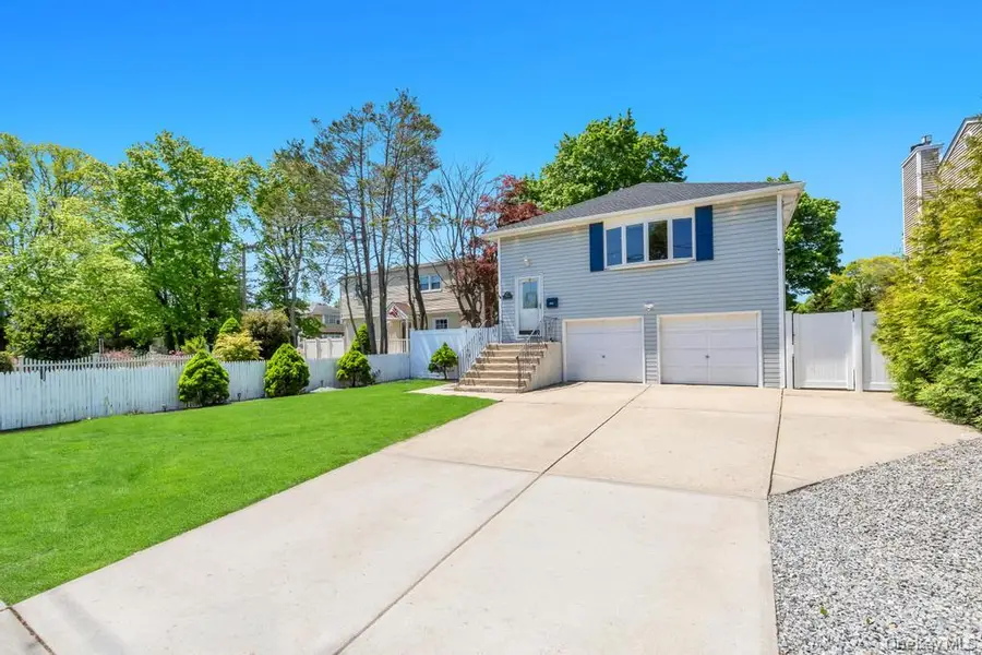 306 Jackson Avenue, Syosset, NY 11791 - #2