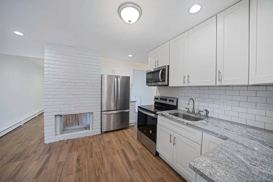 82 Elm Drive N, Levittown, NY 11756 - #3