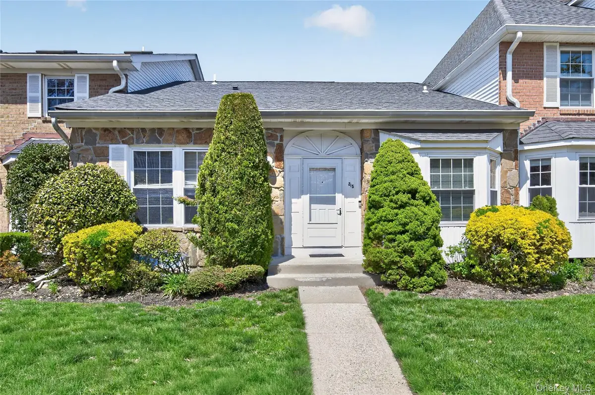 215 Summit Way, Syosset, NY 11791 - #1