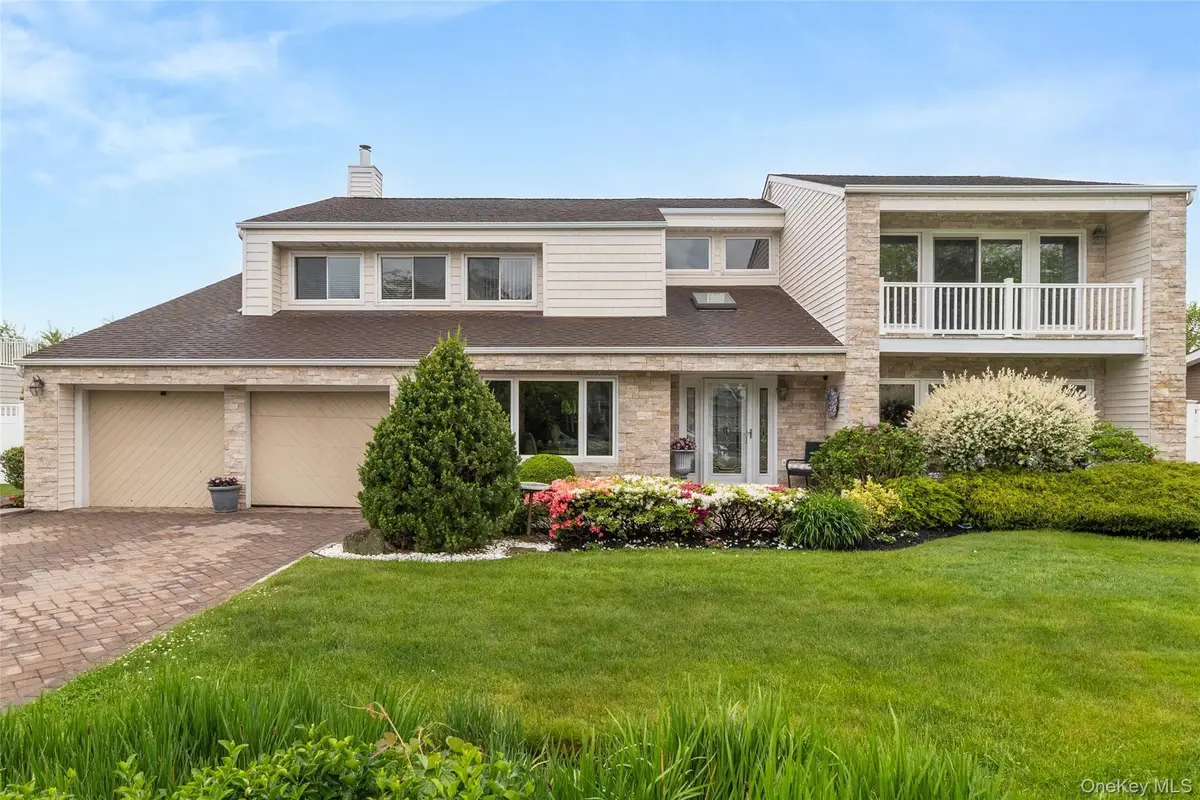 152 Pace Drive S, West Islip, NY 11795 - #1