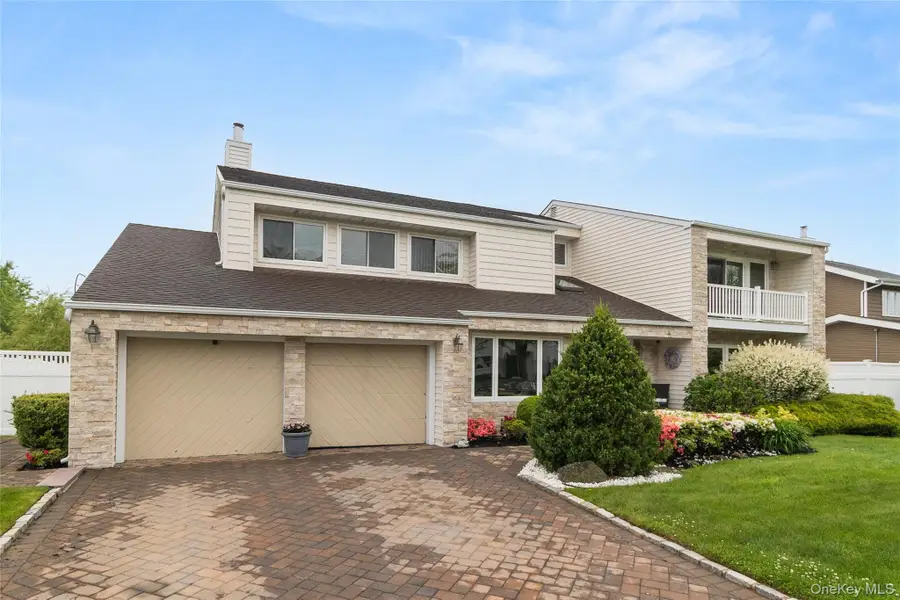 152 Pace Drive S, West Islip, NY 11795 - #2