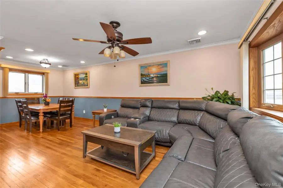 16 W 16th Street, Deer Park, NY 11729 - #3