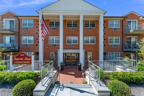 250 N Village Avenue #A24, Rockville Centre, NY 11570