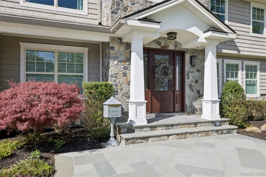 10 Kingfisher Drive, Smithtown, NY 11787 - #3