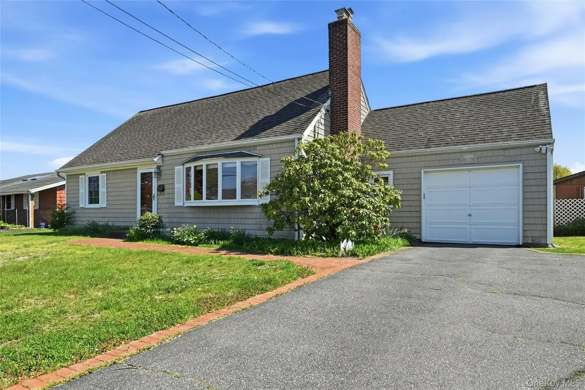10 Bunny Lane, Amityville, NY 11701 - #1