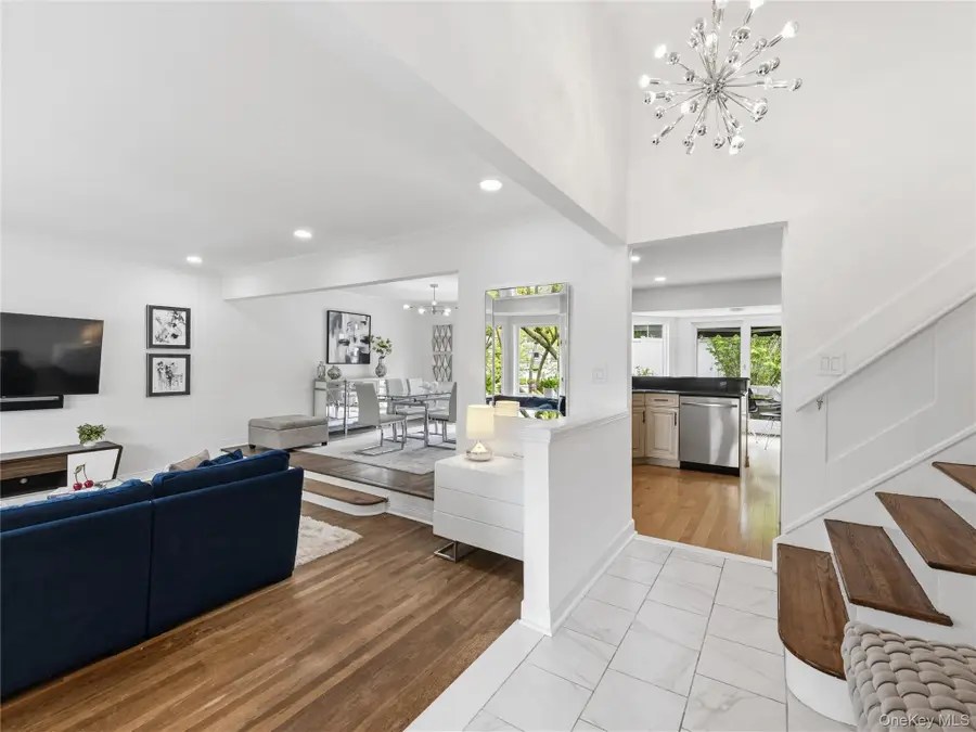 1 White Oak Drive, Port Washington, NY 11050 - #3