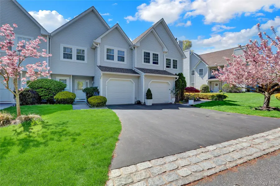 113 Erin Lane, East Setauket, NY 11733 - #2