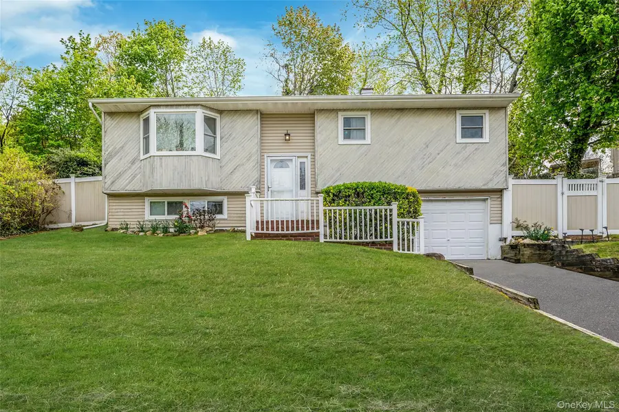 8 Gaymor Lane, Farmingville, NY 11738 - #2