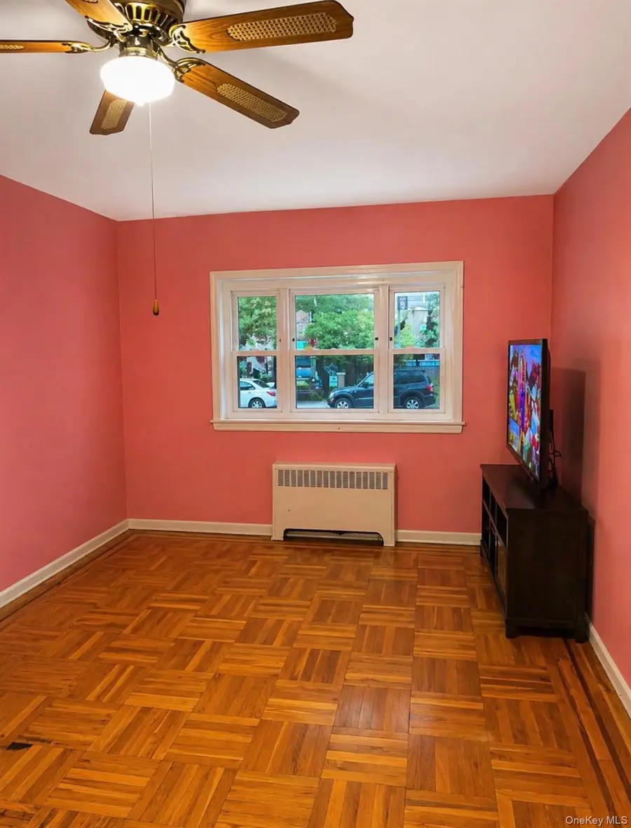 1024 E 214th Street, Bronx, NY 10469 - #2