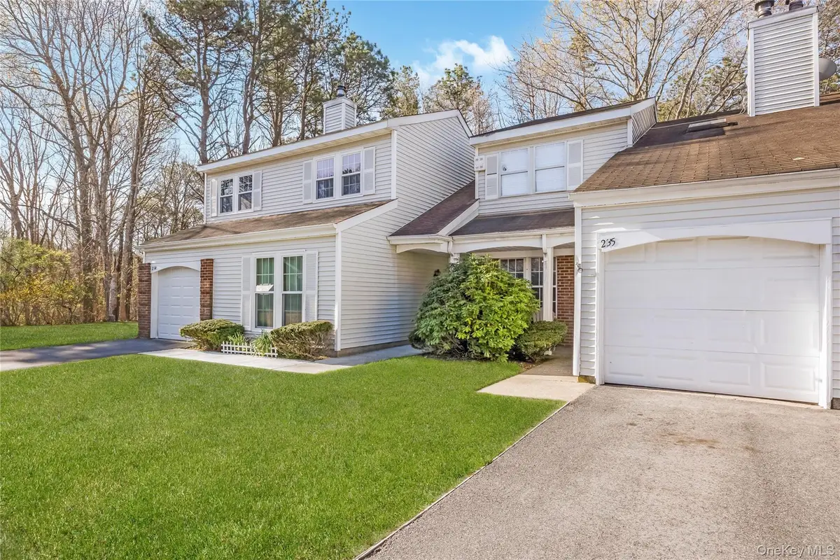 235 Ivy Meadow Court, Middle Island, NY 11953 - #1