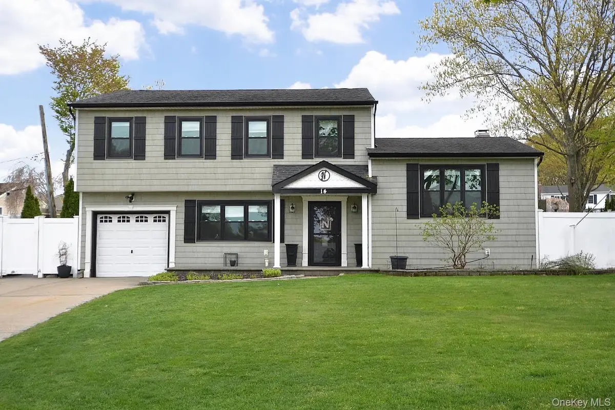 14 Mark Lane, Farmingville, NY 11738 - #1