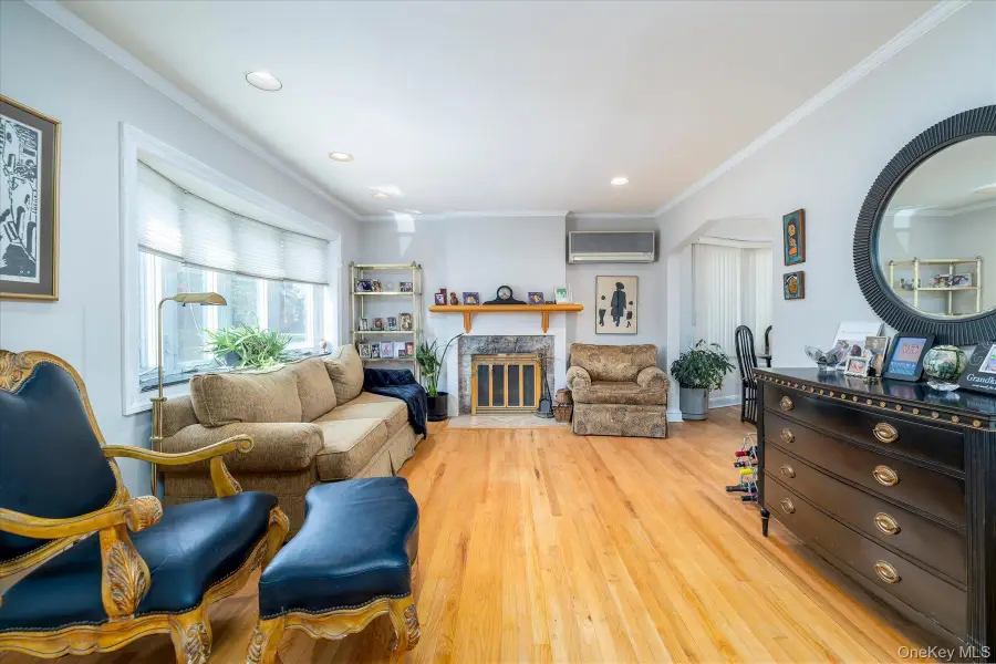 49 Park Avenue, Malverne, NY 11565 - #3