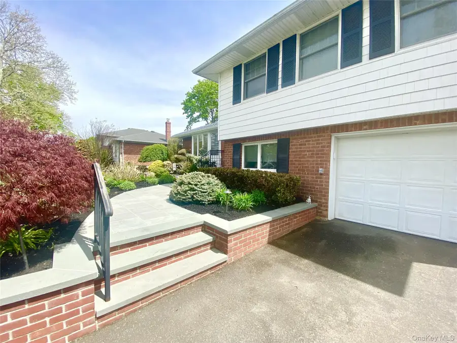 7 Byfield Place, Melville, NY 11747 - #3