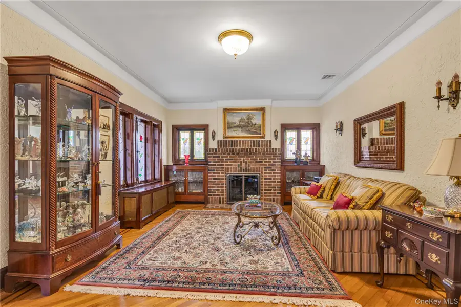 40 Harding Avenue, Lynbrook, NY 11563 - #3