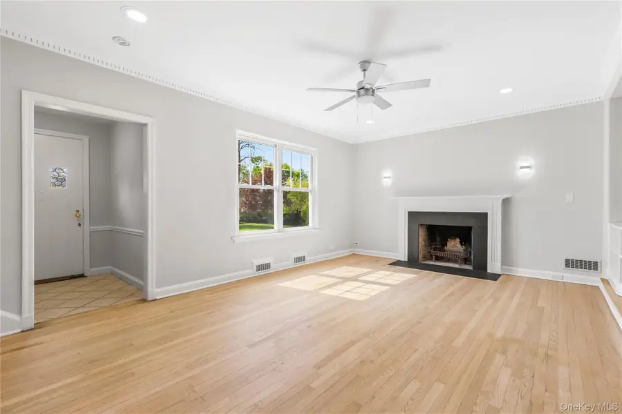 21 Keogh Lane, New Rochelle, NY 10805 - #2