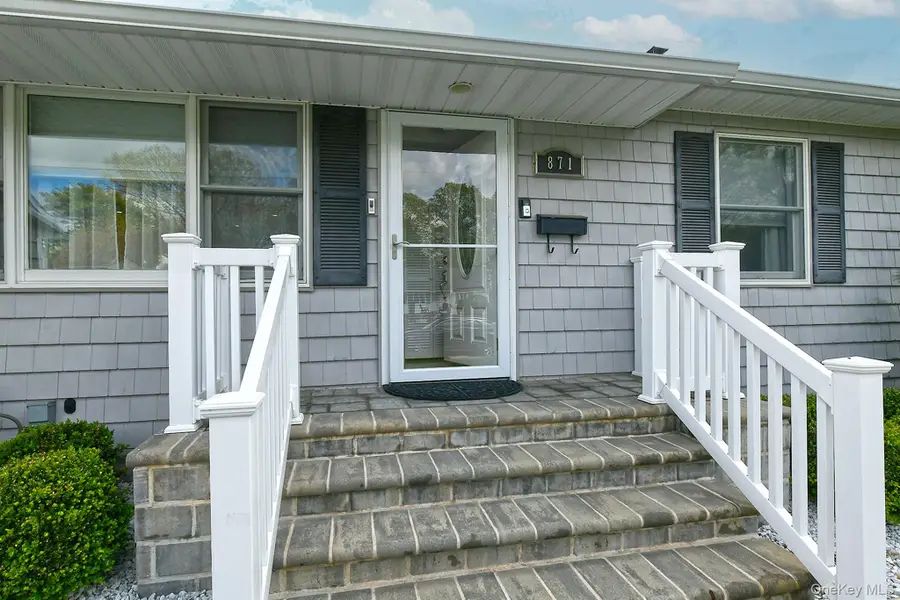 871 Pineneck Road, Seaford, NY 11783 - #3