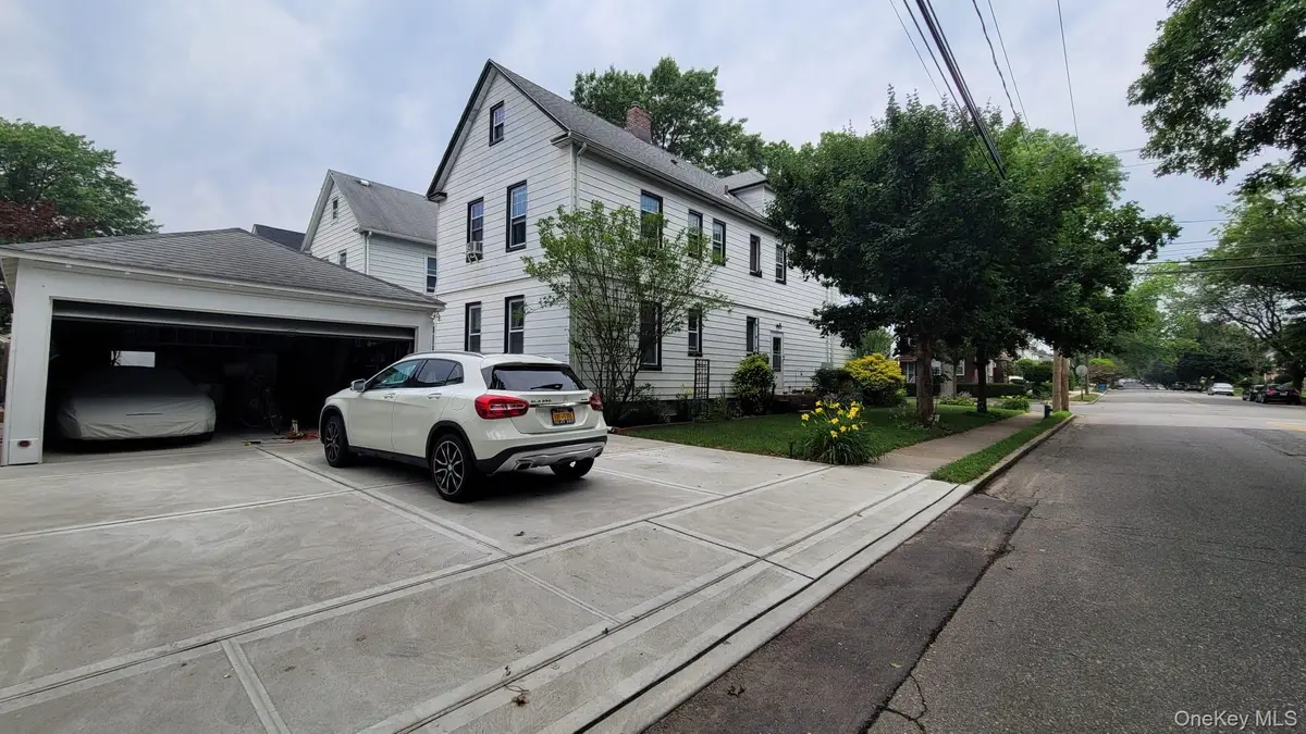 182 Lowell Avenue, Floral Park, NY 11001 - #1