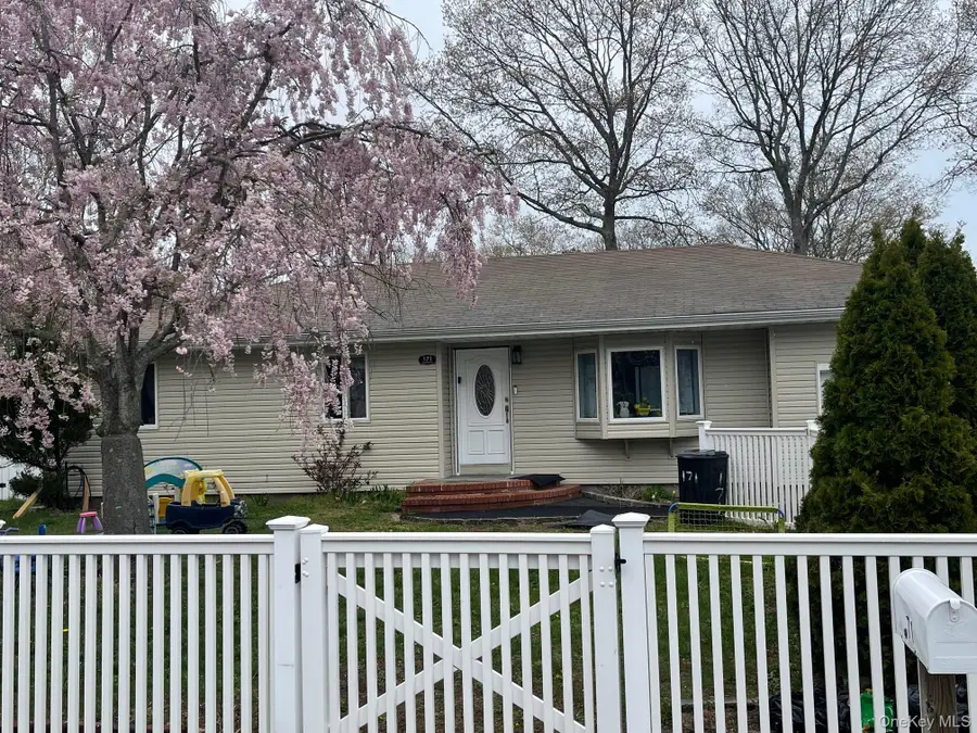 171 Hounslow Road, Shirley, NY 11967 - #2
