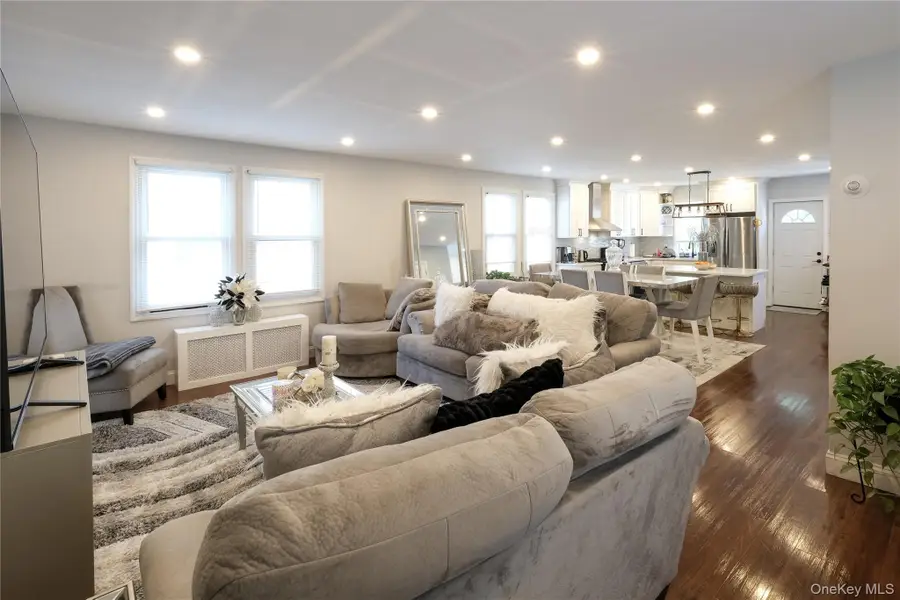 119 Munro Boulevard, Valley Stream, NY 11581 - #3
