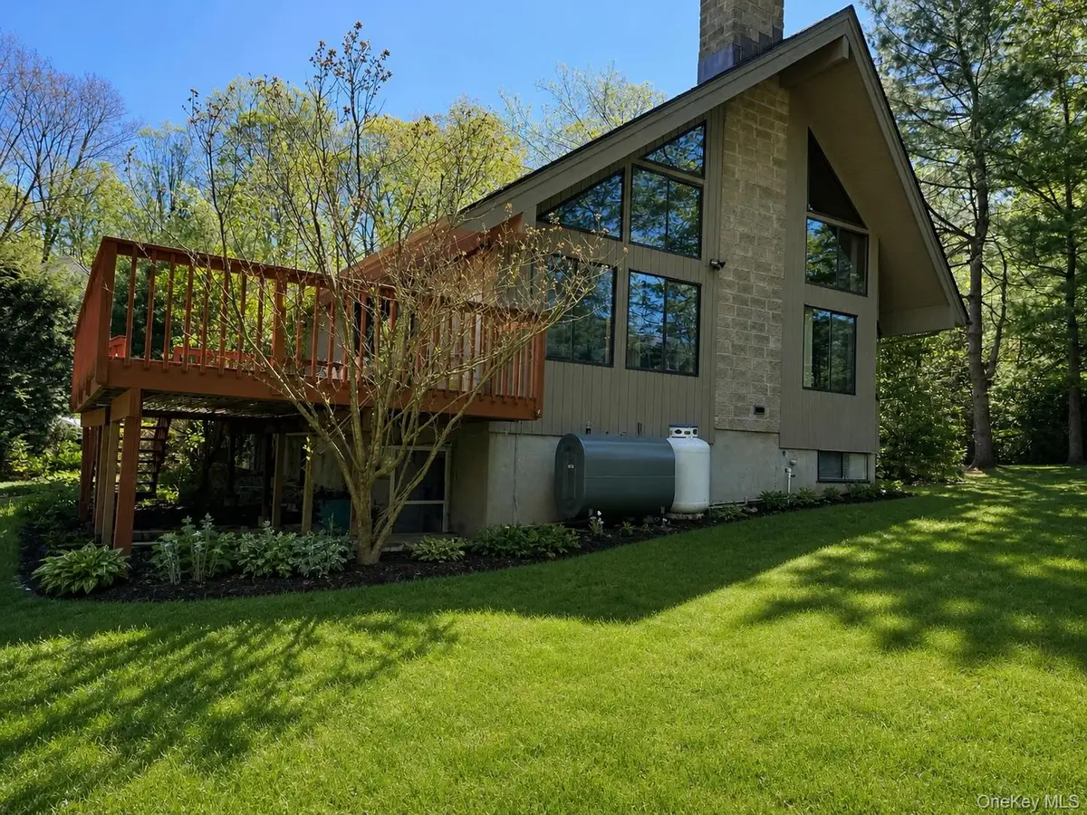 17 Sherwood Road, Cortlandt Manor, NY 10567 - #1