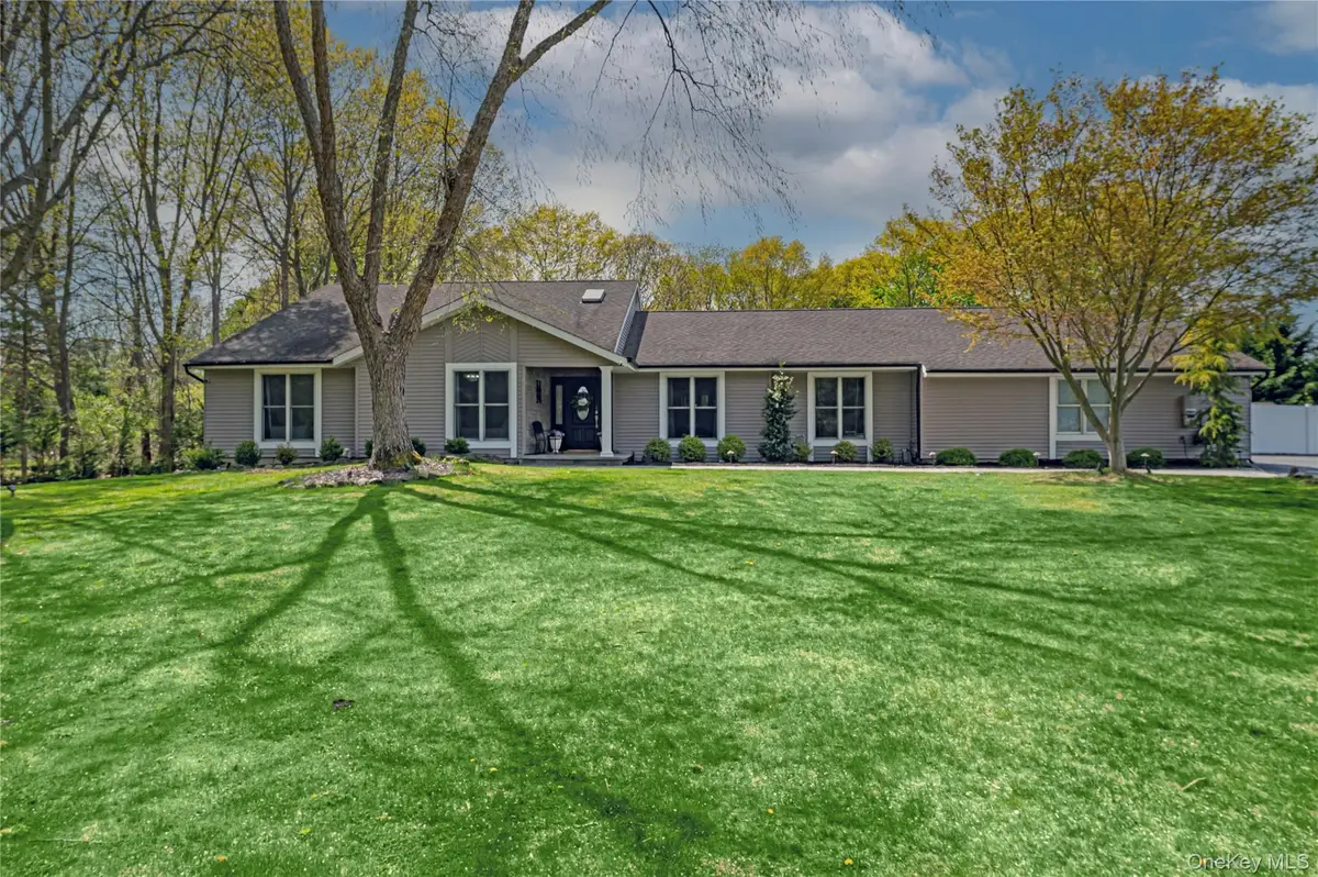 11 Arrowood Drive, Saint James, NY 11780 - #1