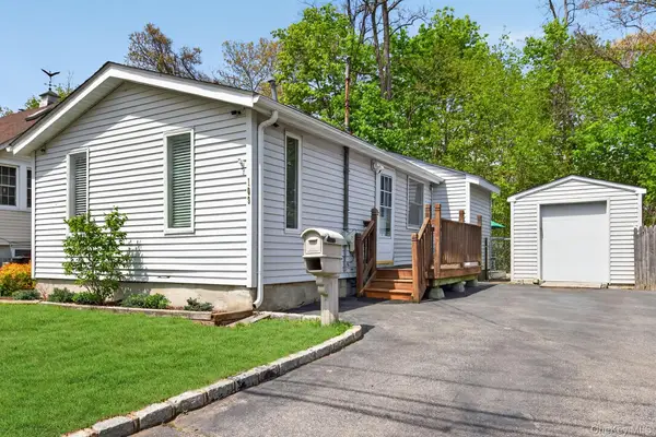 109 Eastview Road, Ronkonkoma, NY 11779