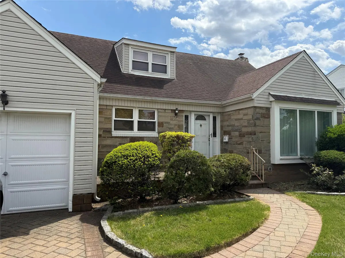 42 Lawrence Street, New Hyde Park, NY 11040 - #1