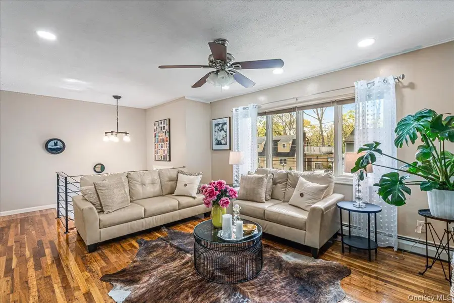 27 Stuyvesant Street, Huntington, NY 11743 - #2