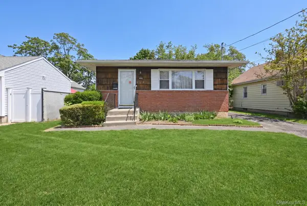 117 Woodside Avenue, Freeport, NY 11520