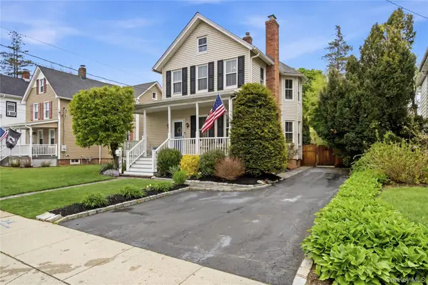 26 Chestnut Street, Glen Cove, NY 11542