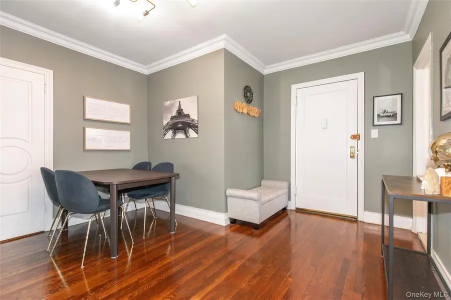 90 Knightsbridge Road #4J, Great Neck, NY 11021 - #3
