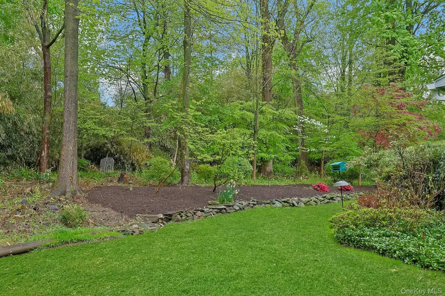 29 Maplewood Way, Pleasantville, NY 10570 - #3