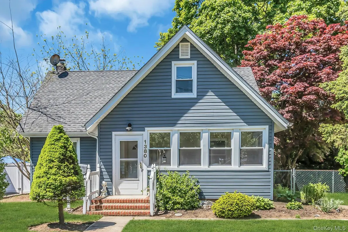 1380 Dartmouth Street, Baldwin, NY 11510 - #1