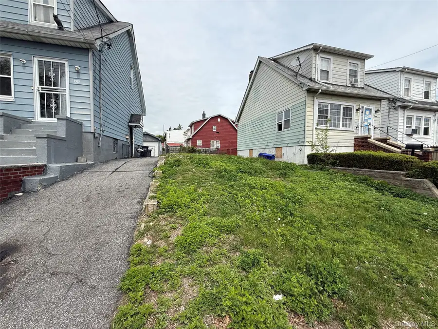 1517 Adee Avenue, Bronx, NY 10469 - #2