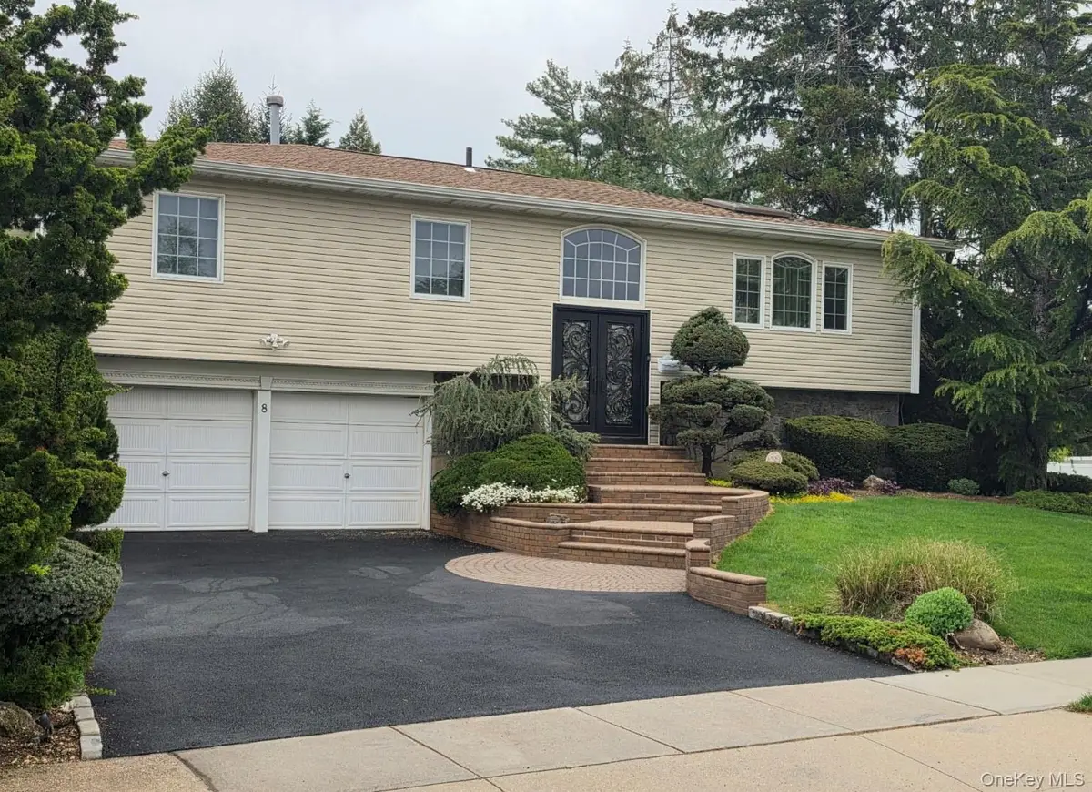 8 Herkimer Avenue, Jericho, NY 11753 - #1