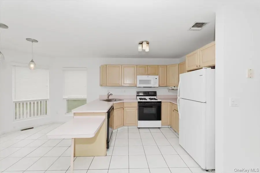 22 Spinnaker Lane, East Patchogue, NY 11772 - #3