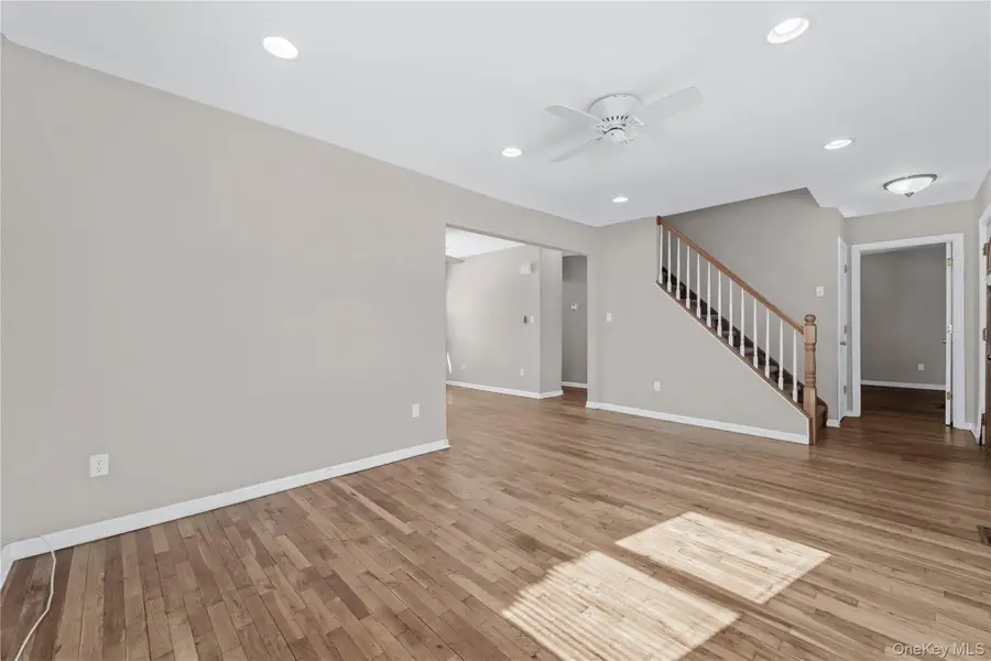 1987 Lakeville Road, New Hyde Park, NY 11040 - #3